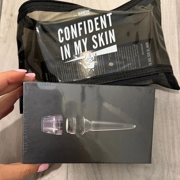 NEW @ home Microneedling Kit - Picture 3 of 9